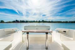 2022 Tiara Yachts 39 Coupe photo 4