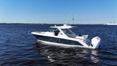 2024 Tiara Yachts 38 LS photo 4