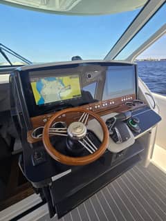 2024 Tiara Yachts 38 LS photo 7
