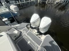 2020 Sea Ray 350 SLX Outboard photo 3