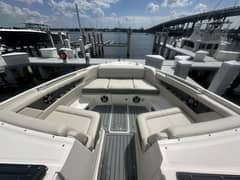 2020 Sea Ray 350 SLX Outboard photo 7