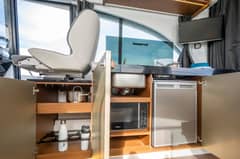 2023 Beneteau Antares 11 photo 8