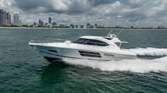 2016 Riviera 5000 Sport Yacht photo 3
