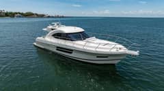2016 Riviera 5000 Sport Yacht photo 1