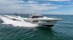 2016 Riviera 5000 Sport Yacht photo 2