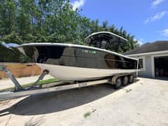 2022 Robalo R302 Center Console photo 5