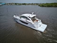 2023 Cruisers Yachts 50 CANTIUS photo 3