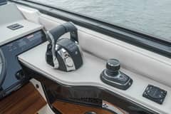 2022 Sea Ray 370 Sundancer photo 8