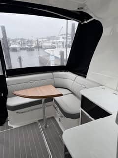 2022 Sea Ray 370 Sundancer photo 7