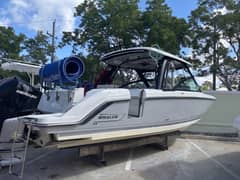 2024 Boston Whaler 320 Vantage photo 3