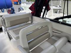 2024 Boston Whaler 320 Vantage photo 8