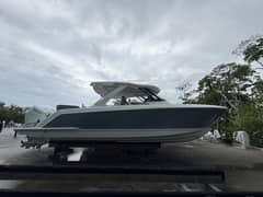 2025 Tiara Yachts 38LS photo 5
