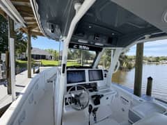 2016 Everglades 295 Center Console photo 8