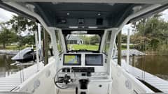 2016 Everglades 295 Center Console photo 9