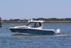 2021 Boston Whaler 325 Conquest "SIP N SEA" photo 8