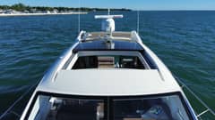 2019 Sea Ray 520 Sundancer "REFLECTION" photo 9