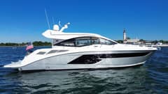 2019 Sea Ray 520 Sundancer "REFLECTION" photo 2