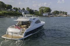 2016 Riviera 5000 Sport Yacht "Pronto" photo 4