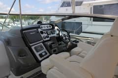 2007 Cruisers Yachts 520 EXPRESS photo 2