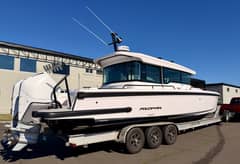 2021 Axopar 37 XC Cross Cabin photo 5