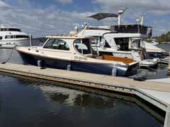 2009 Hinckley Picnic Boat 37 MKIII photo 4