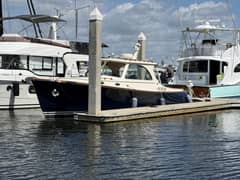 2009 Hinckley Picnic Boat 37 MKIII photo 3
