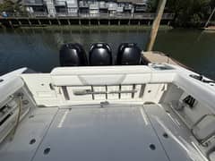 2016 Boston Whaler photo 3