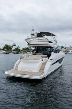 2020 Princess S62 Sportbridge photo 9