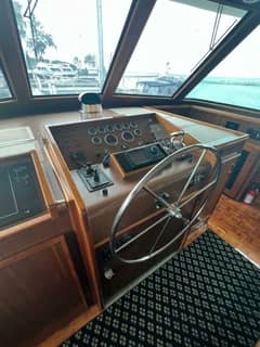 1984 Hatteras 61 CPMY photo 4