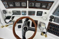 2001 Sea Ray 480 Sedan  Bridge photo 8