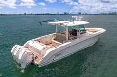 2020 Boston Whaler 380 Outrage photo 5