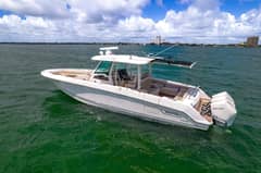 2020 Boston Whaler 380 Outrage photo 7