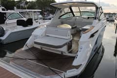 2023 Sea Ray Sundancer 320 photo 3