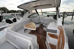2023 Sea Ray Sundancer 320 photo 5