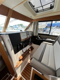 2023 Cutwater 32 Coupe photo 7