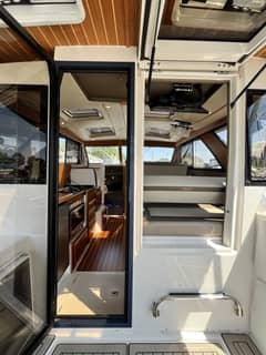 2023 Cutwater 32 Coupe photo 3