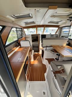 2023 Cutwater 32 Coupe photo 4