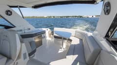 2022 Sea Ray 320 Sundancer OB "Raya Sunshine" photo 4