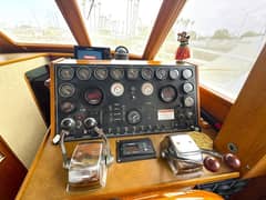 1988 Offshore Yachts "Boat Hair Don't Care" photo 8