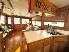 1988 Offshore Yachts "Boat Hair Don't Care" photo 4