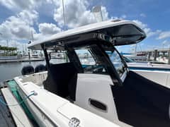 2022 Robalo R360 "SEXY AF" photo 7