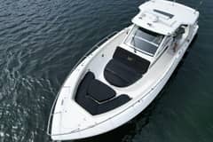 2020 Boston Whaler 420 Outrage photo 6