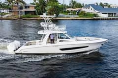 2022 Boston Whaler photo 4