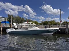 2016 Everglades 435 CC photo 3
