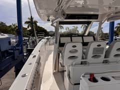 2016 Everglades 435 CC photo 8