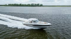 2017 Boston Whaler 420 Outrage "Leslie Ann" photo 1