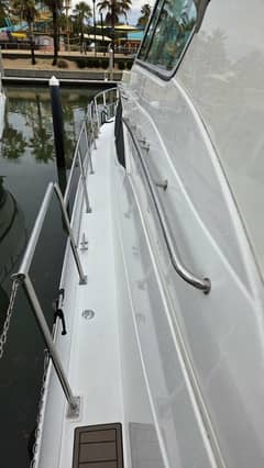 2000 Cruisers Yachts 4450 Express Motor Yacht "Always Friday" photo 9