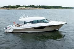 2014 Tiara Yachts 5000 Express "Salty Sam" photo 1