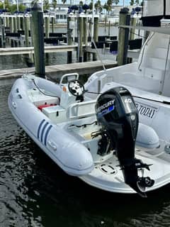 2002 Sea Ray 480 Sedan Bridge "LIFE IS GOOD TODAY" photo 9