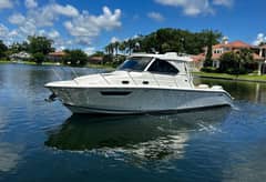 2019 Pursuit 325 OS photo 5